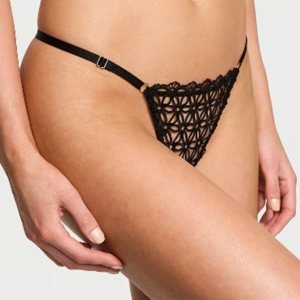 NWT Victoria's Secret Panty Very Sexy Black V-String Geo Daisy Lace XL